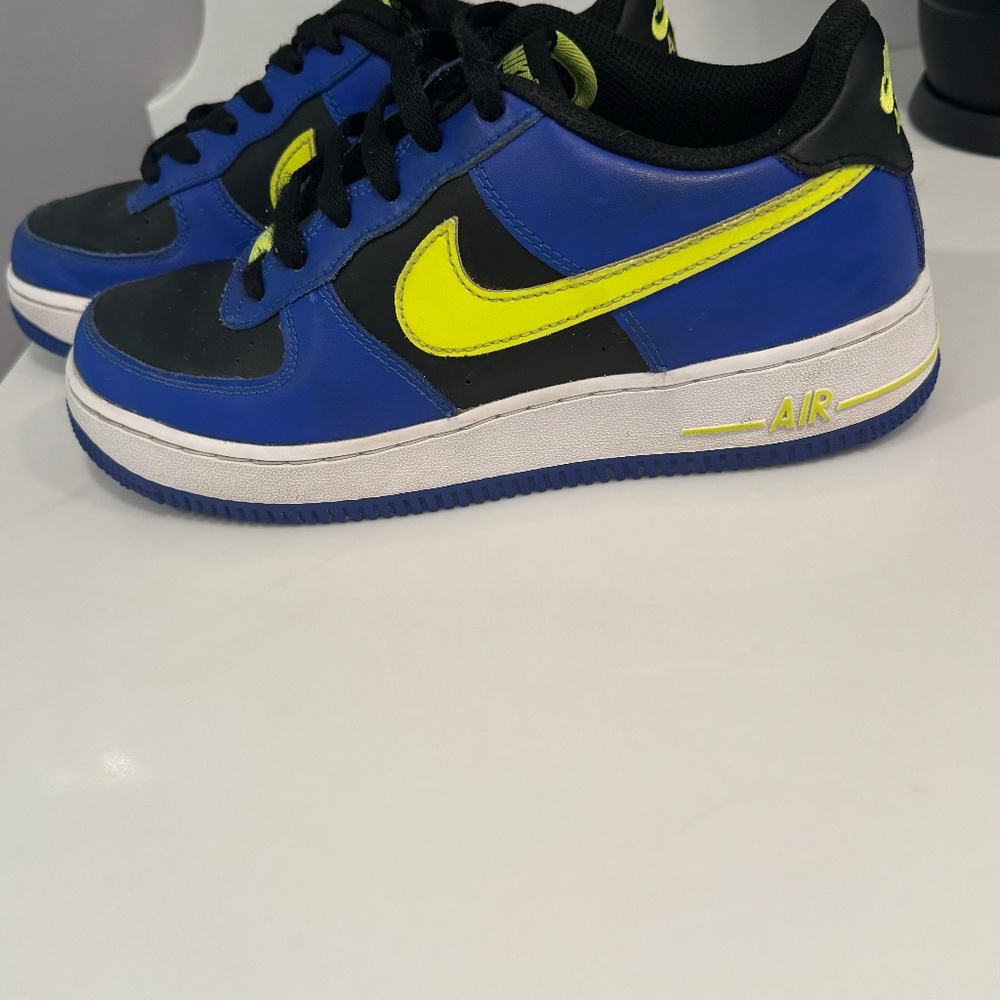 Nike Air Force 1 Mid Boys Size 6